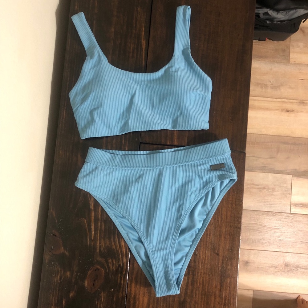 Essence bikini